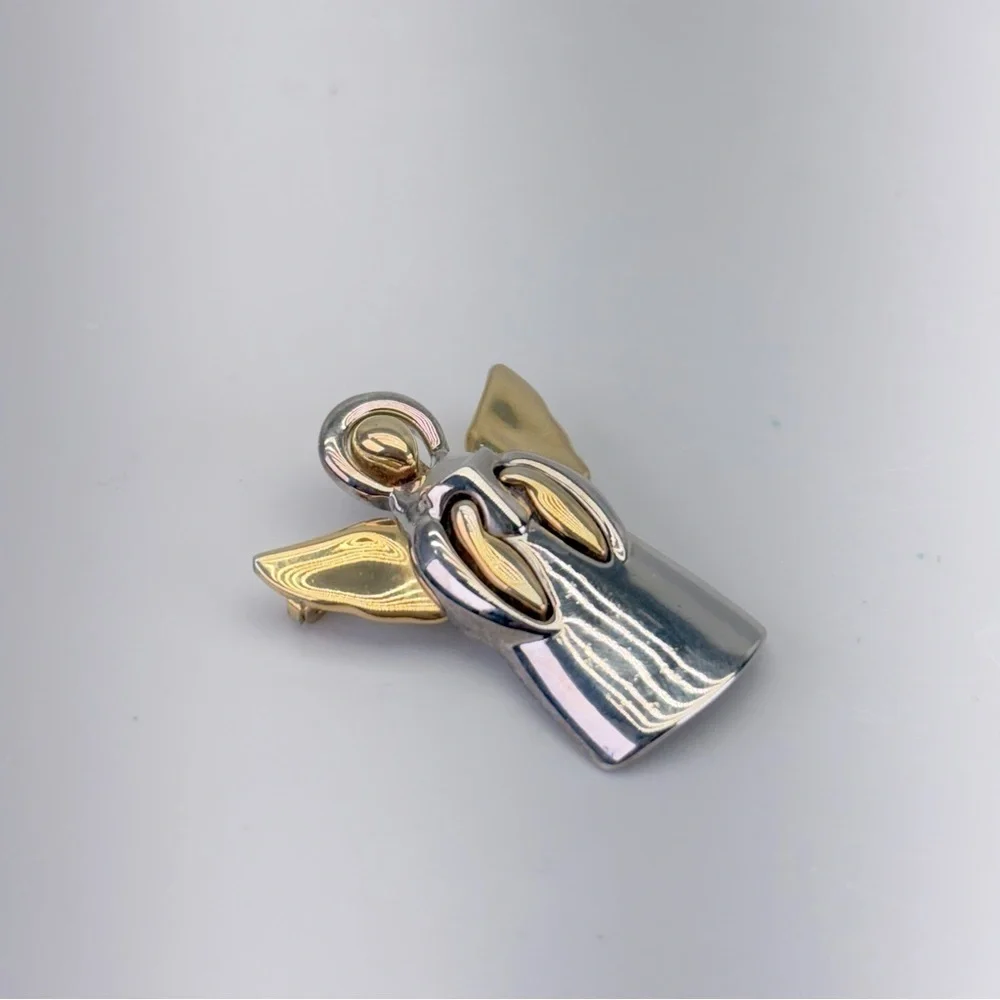 Vintage Liz Claiborne Angel Pin